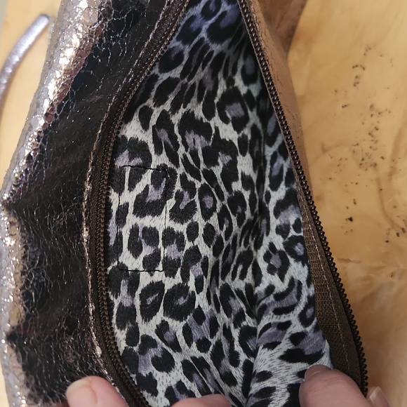 Sorial Metalic Turn Lock Crossbody Purse Handbag with Chain Strap - Picture 6 of 12